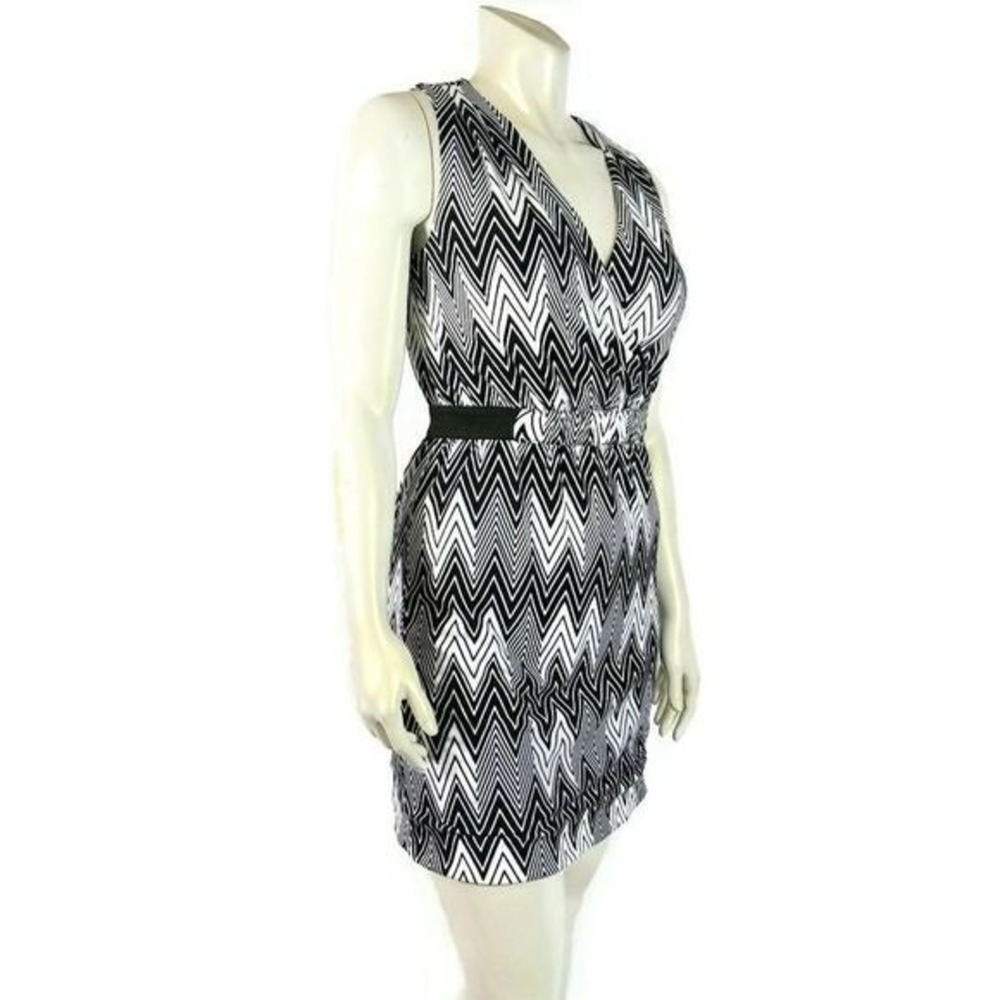 XS 41HAWTHORN Black White Chevron Sleveless Dress